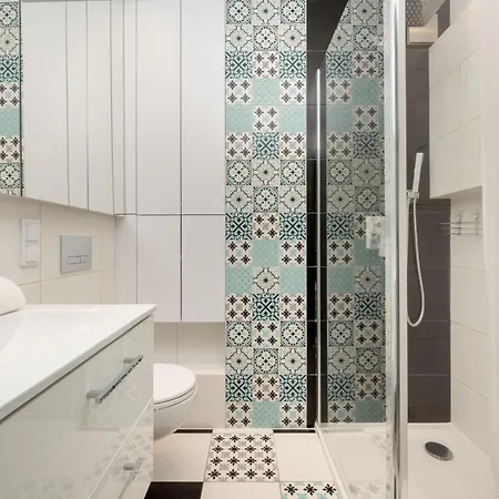 Spacious 2-bedroom In By Rent Like 브로츠와프