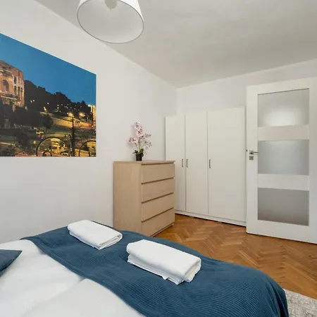Spacious 2-bedroom In By Rent Like 아파트